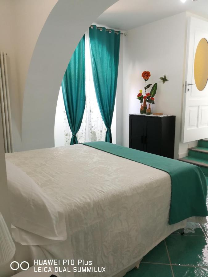 Amalfi Small Wonder Tiny Town House Exterior foto